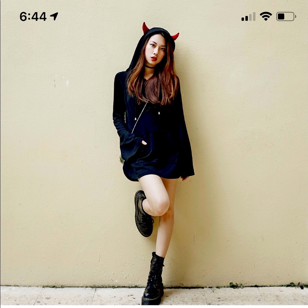 “Devil” women’s sweatshirt